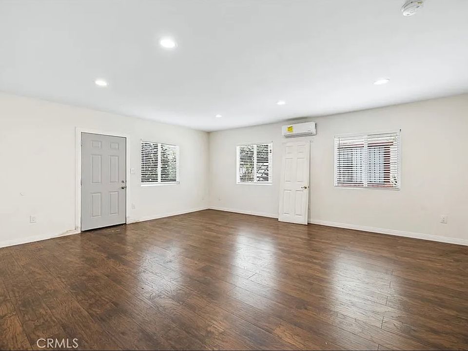 1st image of 3723 E 5th St #B