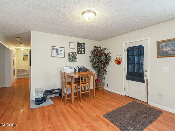 5th image of 1303 Dailey St