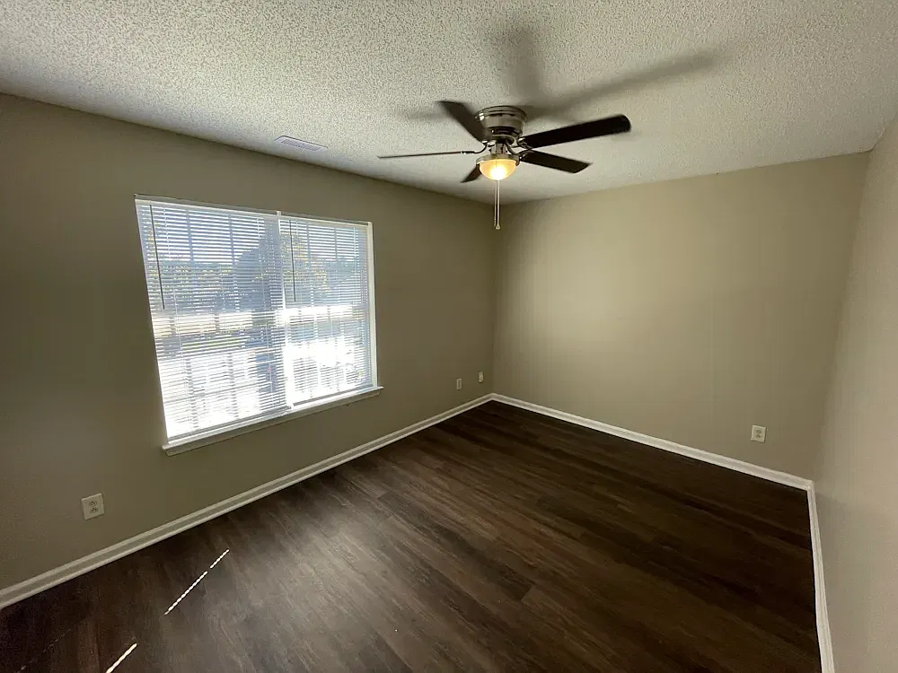 3 bed, 2.5 bath, 1250 sqft, $1,535 — Photo 3
