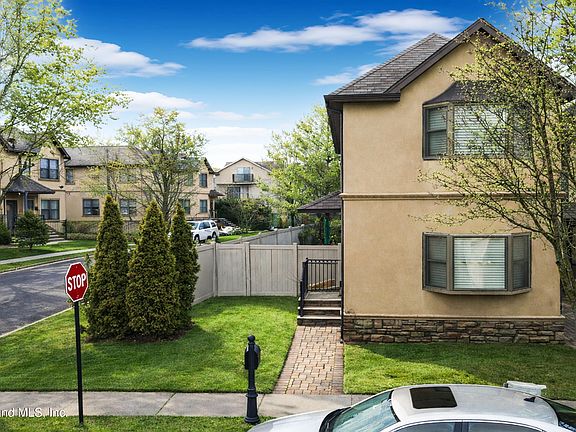 3rd image of 53 Dockside Ln