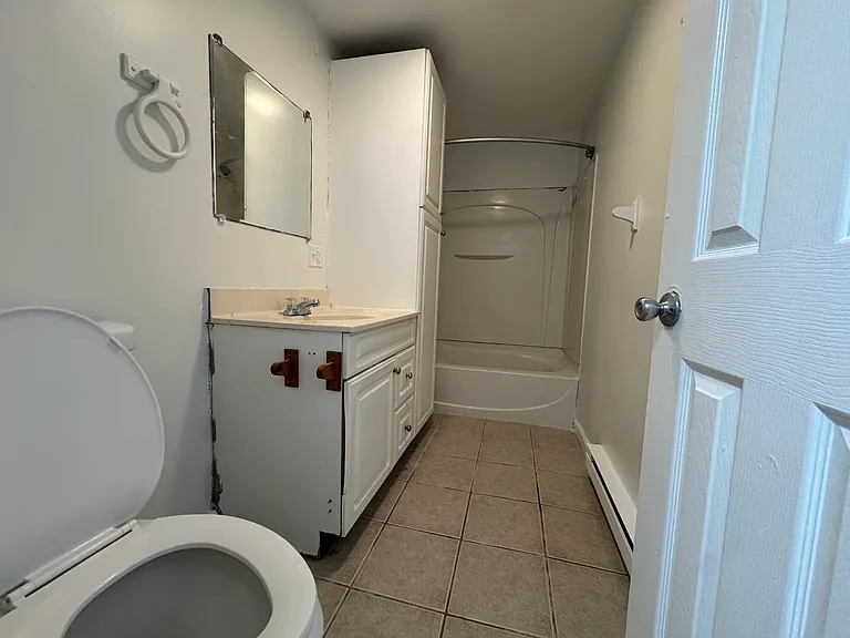 205 S Leonard St #1L — Photo 9