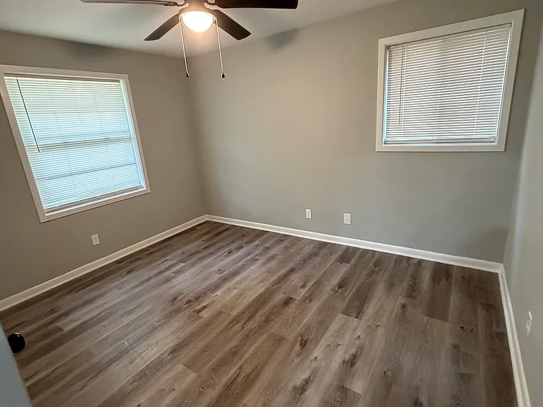 1103 Rosewood Dr — Photo 8