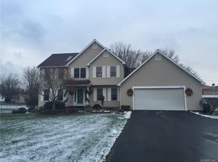 1711 Fetzner Rd, Rochester, NY 14626