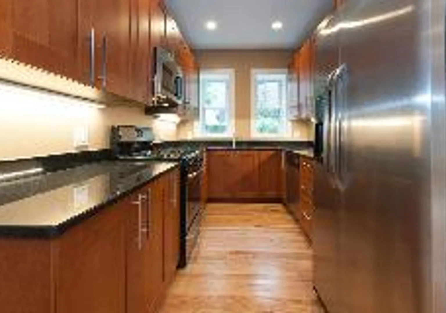 Stunning 4 Bed/2 Bath Right On The B Line! Short Walk To Cleveland Circle — Photo 1