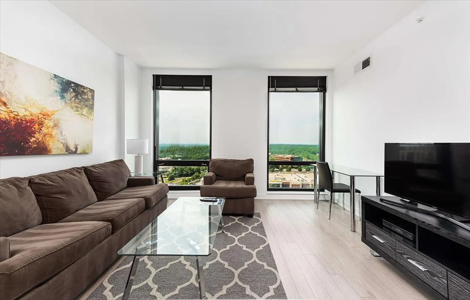 1 bed, 1.0 bath, 678 sqft, $6,758 — Photo 1