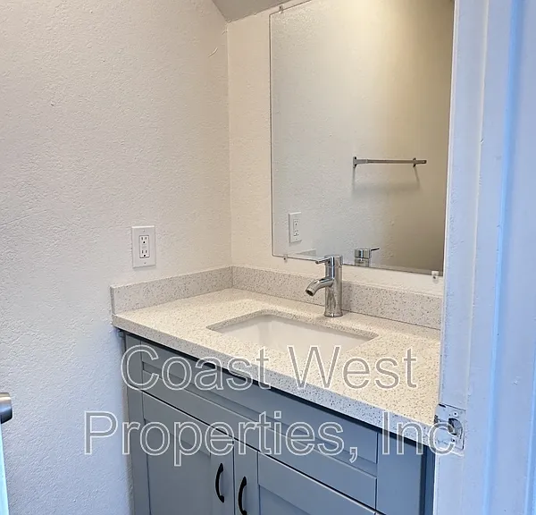 1174 Cypress Ave — Photo 17