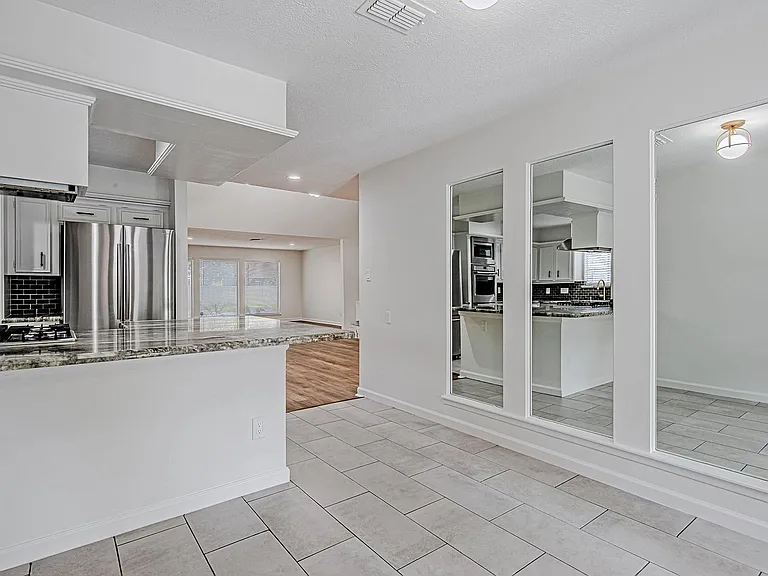 3406 Forest Village Dr — Photo 14