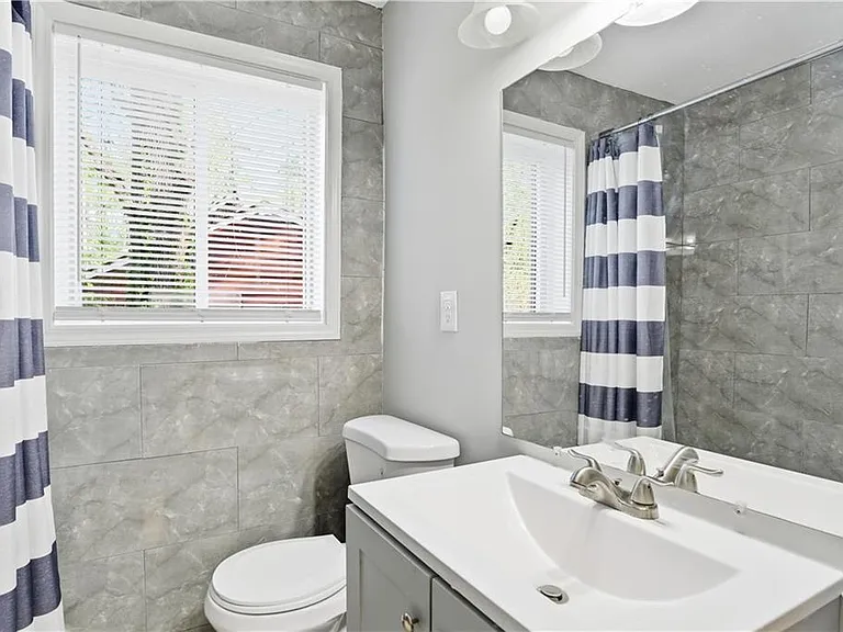 1735 Carter Ave — Photo 18