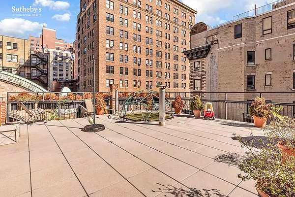 Rented by Sotheby's International Realty | media 19