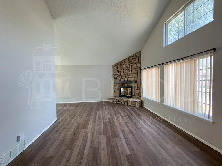 963 Bayfield Way — Photo 2