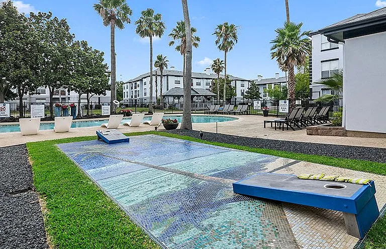 The Palms at Clear Lake Apartments — Photo 28