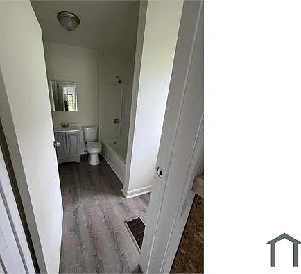 3 bed, $1,300 — Photo 1