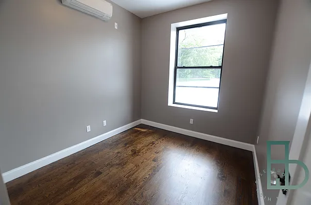 Rented by Miron Realty Group | media 19