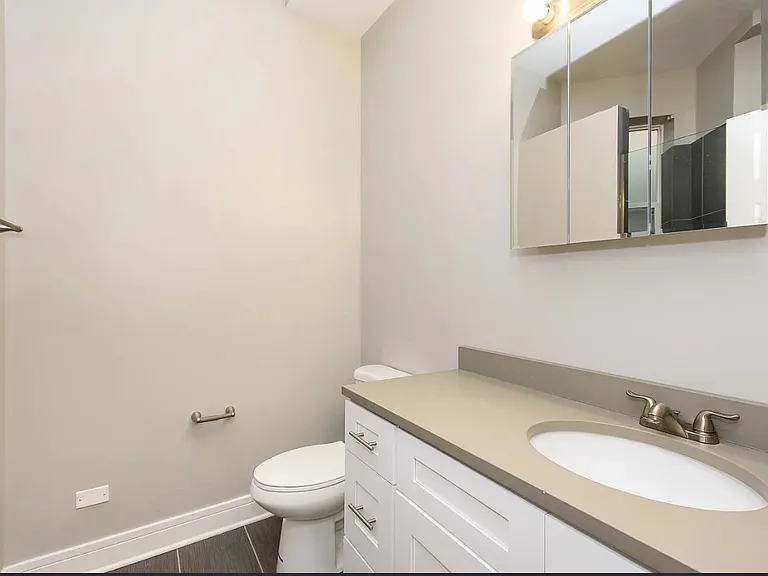 1812 W Cortland St #1F — Photo 6
