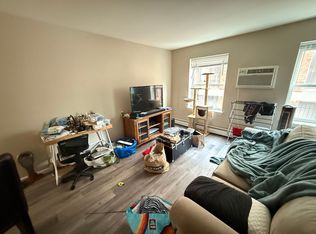 3069 Oakland, Milwaukee, WI 53211