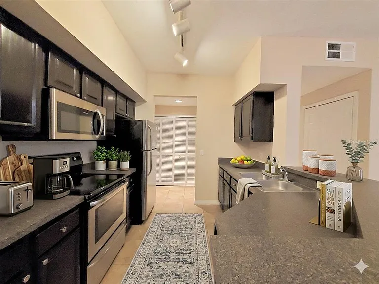 6029 Westgate Dr #712 — Photo 4