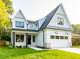 2228 Illinois Rd, Northbrook, IL 60062