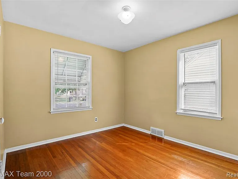 3130 Chestnut St — Photo 14