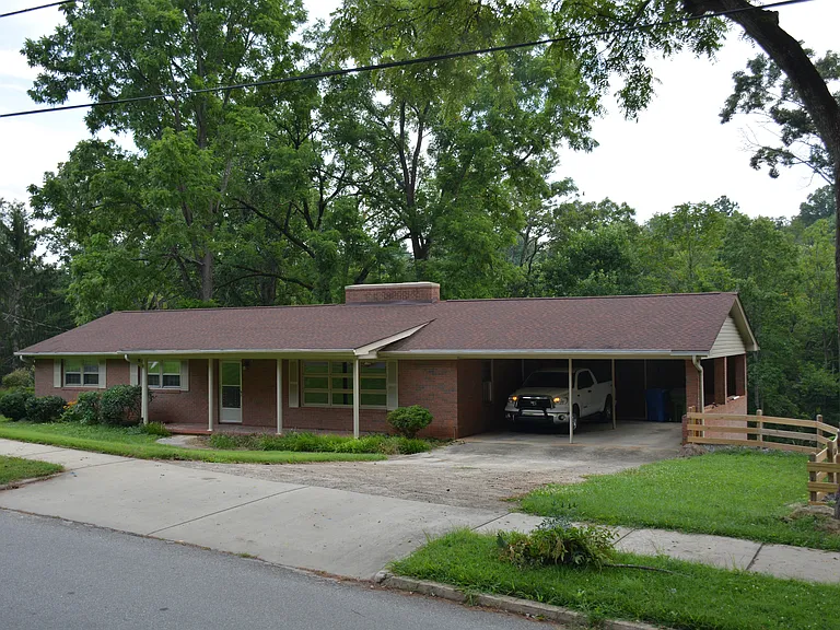 50 Wendover Rd — Photo 1