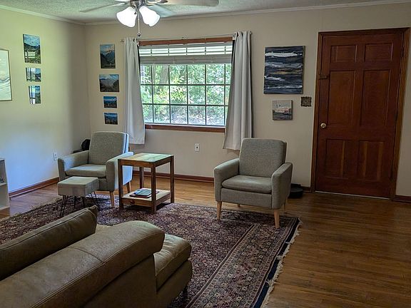 3rd image of 3304 Jefferson Davis Dr