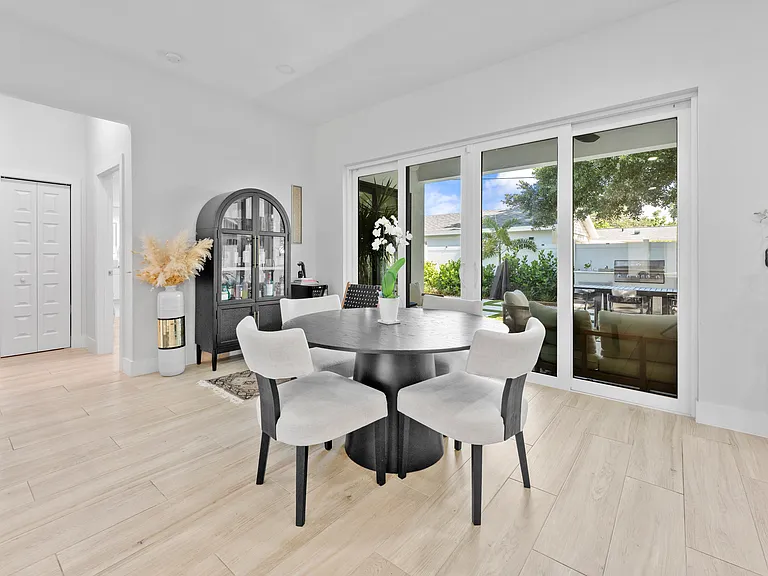 3701 W Leila Ave — Photo 25