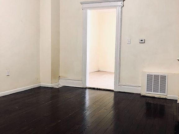 5th image of 241 Hawthorne Ave