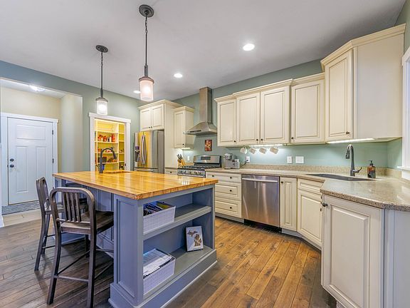 4th image of 8366 N Eagle Lake Dr