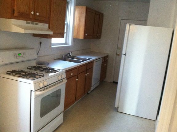 4th image of 1807 Oak St