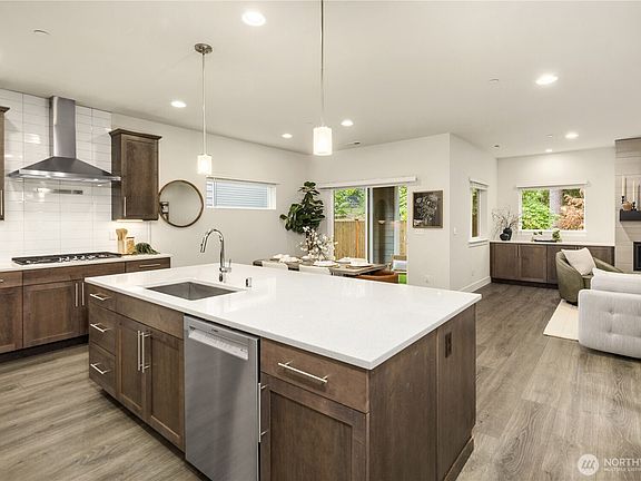 3rd image of 18315 17th Avenue W