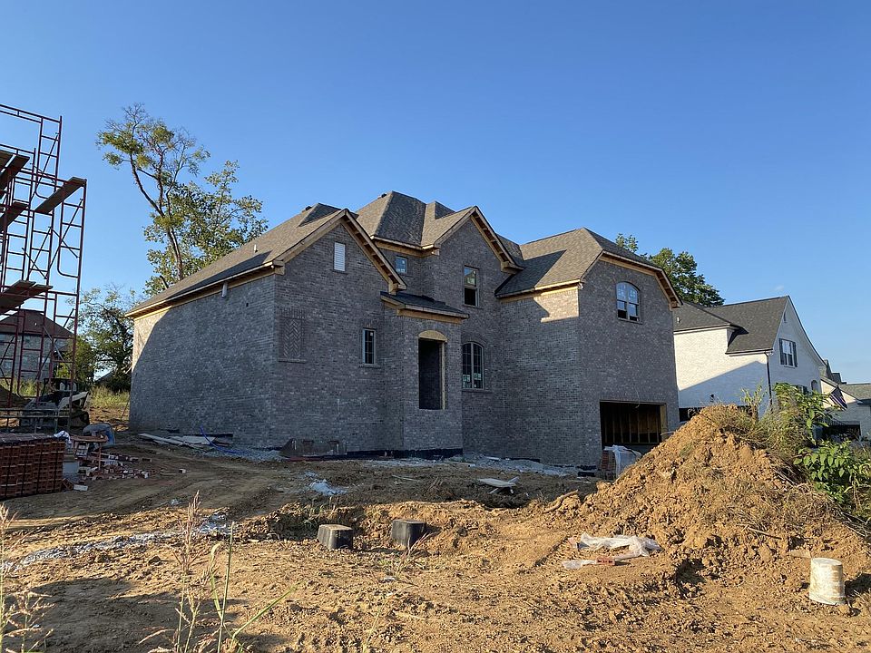 2nd image of 275 Crooked Creek Ln