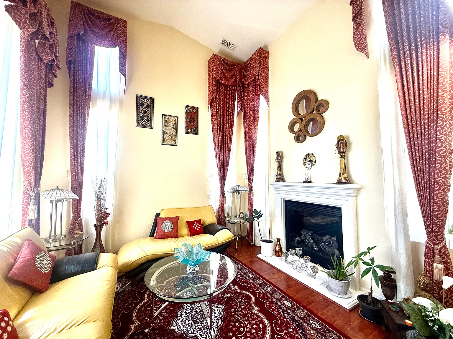 4 bed, 2234 sqft, $5,600 — Photo 3