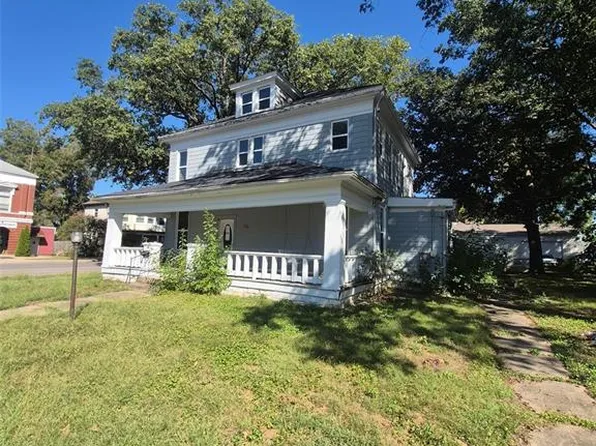 304 S Washington St, Trenton, IL 62293