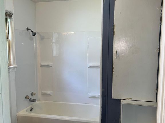 5th image of 1410 Missouri St