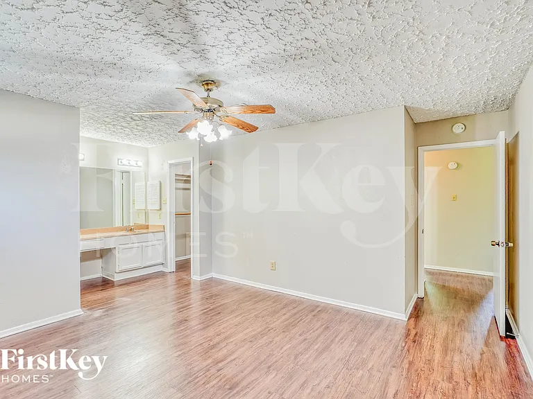 15706 Tammany Ln — Photo 10