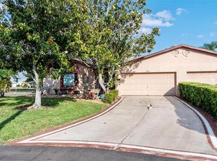 1823 Atrium Dr, Sun City Center, FL 33573