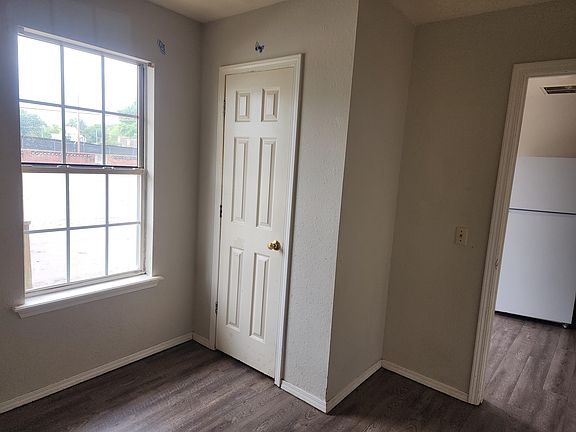 5th image of 301 N Rogers St APT 3