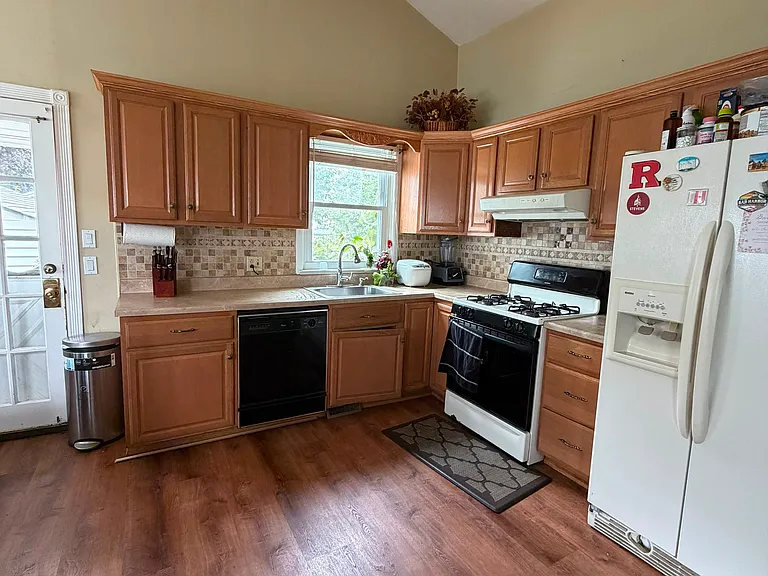 14 Nelson Ave — Photo 13