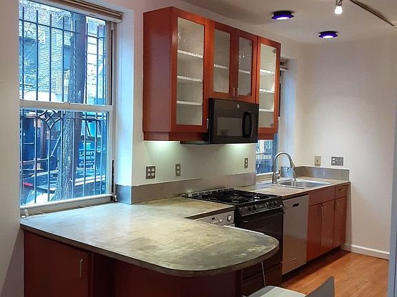 3rd image of 26 Bedford St APT D