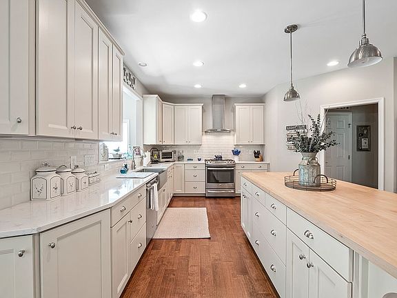 4th image of 11905 Old Hickory Ct