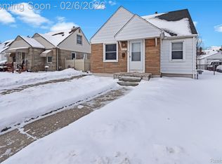 8305 Stephens Rd, Center Line, MI 48015