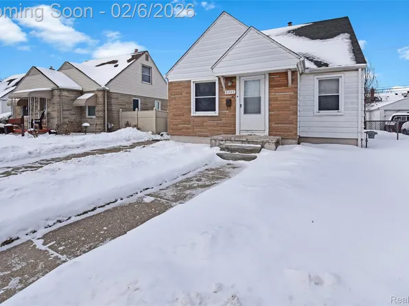 8305 Stephens Rd, Center Line, MI 48015