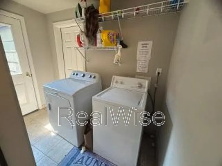 1639 SE Main St #1 — Photo 9