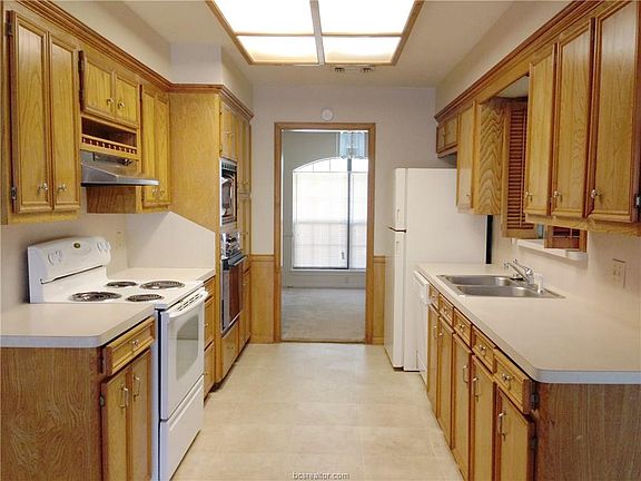 5th image of 2812 Socorro Ct