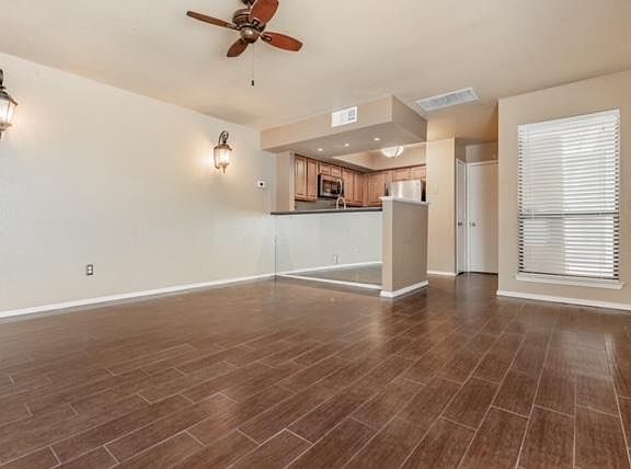 3rd image of 11530 N May Ave
