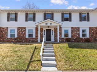 884 Boca Raton Dr #E, Saint Peters, MO 63376
