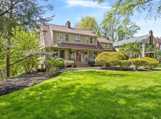 83 Penfield Cres, Rochester, NY 14625