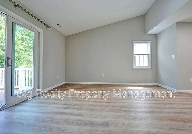 1732 Rosewood Ct — Photo 24