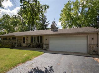 W139S6808 Sherwood Cir, Muskego, WI 53150
