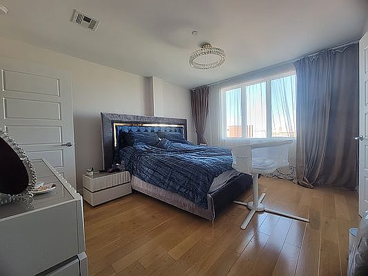 1st image of 1651 E 19th St #4