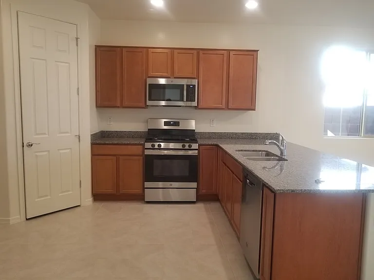 20415 E Domingo Rd — Photo 3
